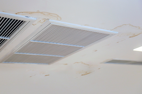 Water drop leak on air conditioner grille
